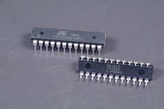 Lot of 2 ATF22V10C-15PC Atmel PLD Programmable Logic Device 5V 10 Macro 24-PDIP