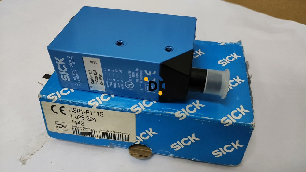 New SICK CS81-P1112 1028224 Color code sensor