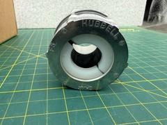 Hubbell SHC1051 Kellems Wire Management Cord Connector .88-1.00″ Diam 1-1/4″ Hub