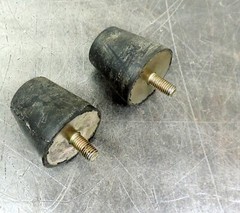 Corrosion-Resistant Vibration-Damping Rubber Mounts 1/4″ Stud Lot of Two (2)