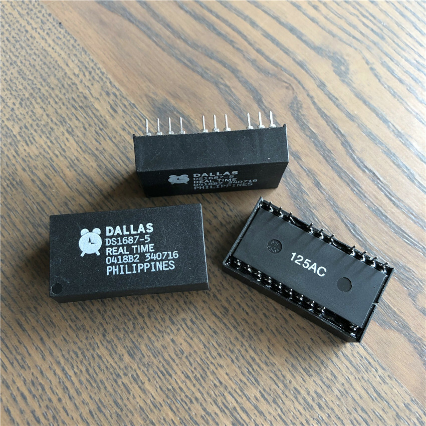 Maxim DS1687-5 DS1687-5IND+ Real Time Clock IC 3V/5V x 1pc