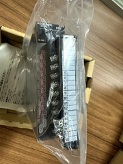 1PCS R60DAV8 MITSUBISHI BRAND NEW IN ORIGINAL BOX