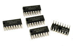 Lot of 5 Motorola SN74LS123N Dual One-Shot Multivibrator ICs 16-Pin DIP TTL