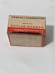 Cutler-Hammer Compact Oiltight Pushbutton Padlock Attachment E30KT2