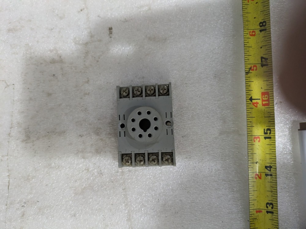 IDEC SR2P-06 10A 300V LR48366
