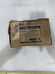 TELEMECANIQUE CA2-A 300VAC INDUSTRIAL CONTROL RELAY 4POLE 10AMP 60HZ