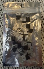 Bridgold 20Pcs L7805CV Linear Voltage Regulator Positive Fixed 1.5A 5V 3 Pin