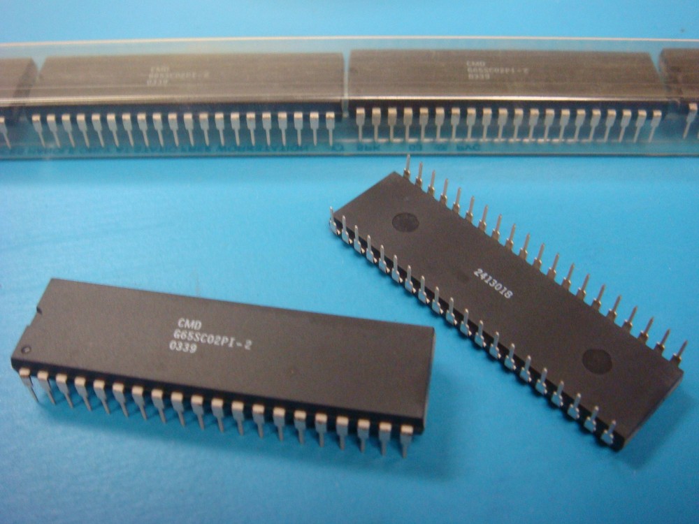 (9 PCS) G65SC02PI-2 CMD IC MPU 6500 8-BIT 2MHZ 40PIN PDIP NEW = R65C02P2