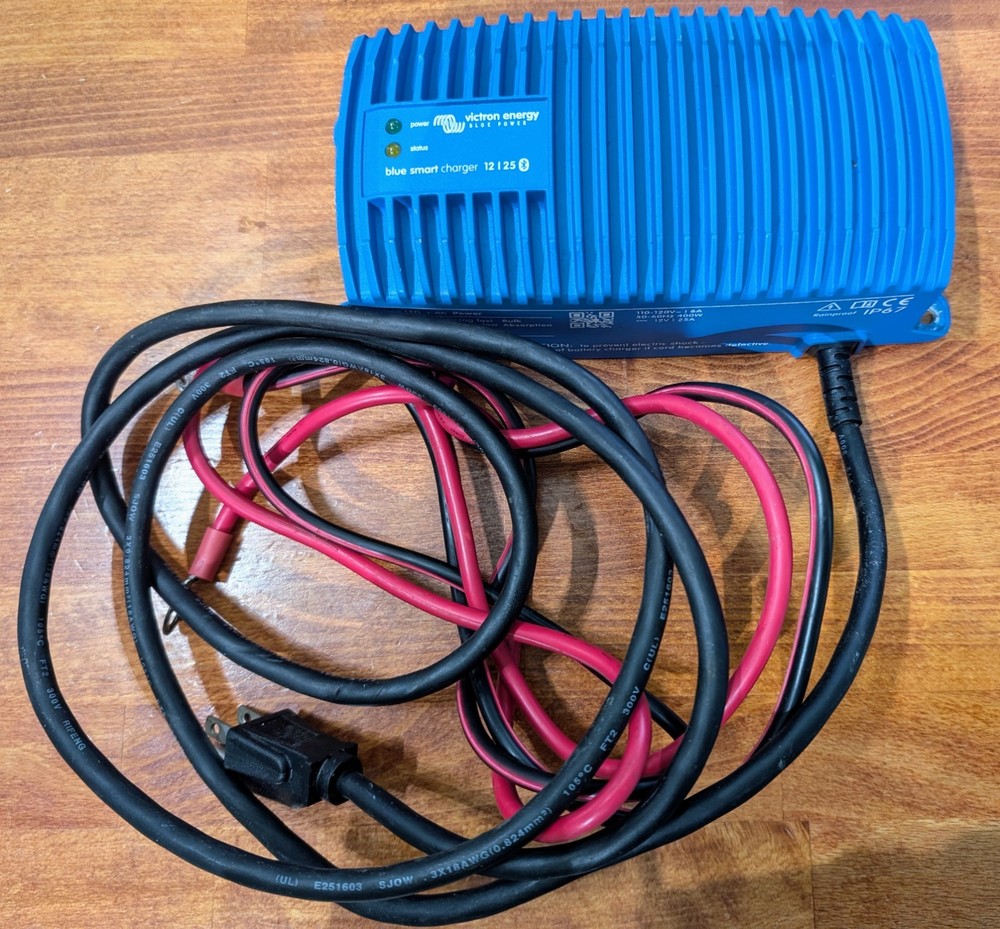 Victron BPC122547106 Blue Smart IP67 Battery Charger 12 Volt 25 Amp Waterproof