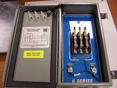 👀 CUTLER HAMMER TRANSIENT VOLTAGE SURGE SUPPRESSOR 208Y/120V 3Ø 4W CPSBXCH208Y.