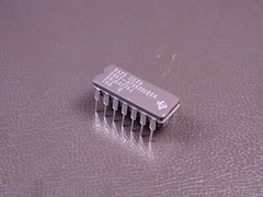 SNJ54F74J Texas Instruments D Type Flip Flop Pos Edge 14 Pin 5962-9759201QCA NOS