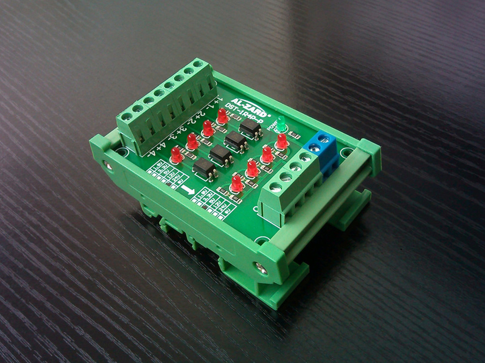 4-channel Photoelectric Isolation Module PLC Signal Conversion Board PNP Output