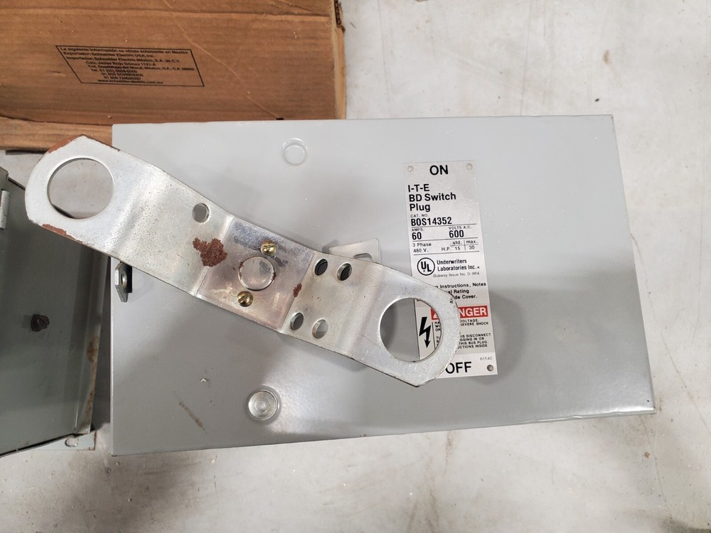 Siemens ITE BOS14352 60amp BD busway bus plug disconnect switch duct