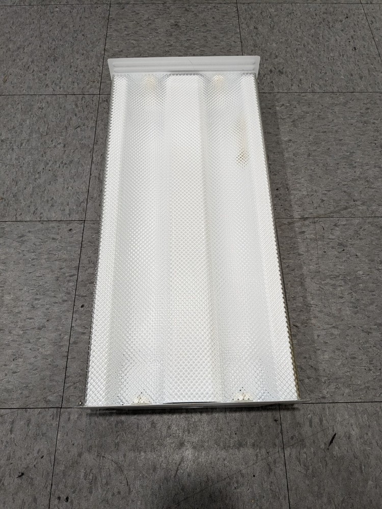 Coronet Fluorescent Wrap Fixture, 2′, 2-Lamp, T8, 17W, 120V CA217MV