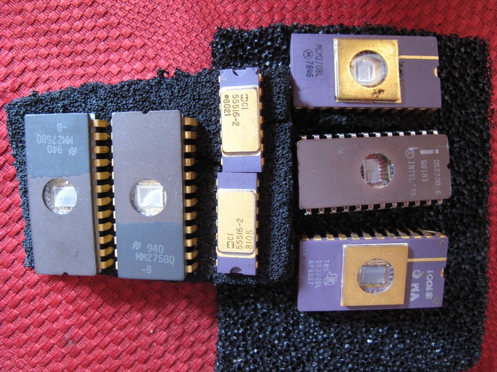vintage INTEL Gold Cap Lot Microprocessor EPROM Chips