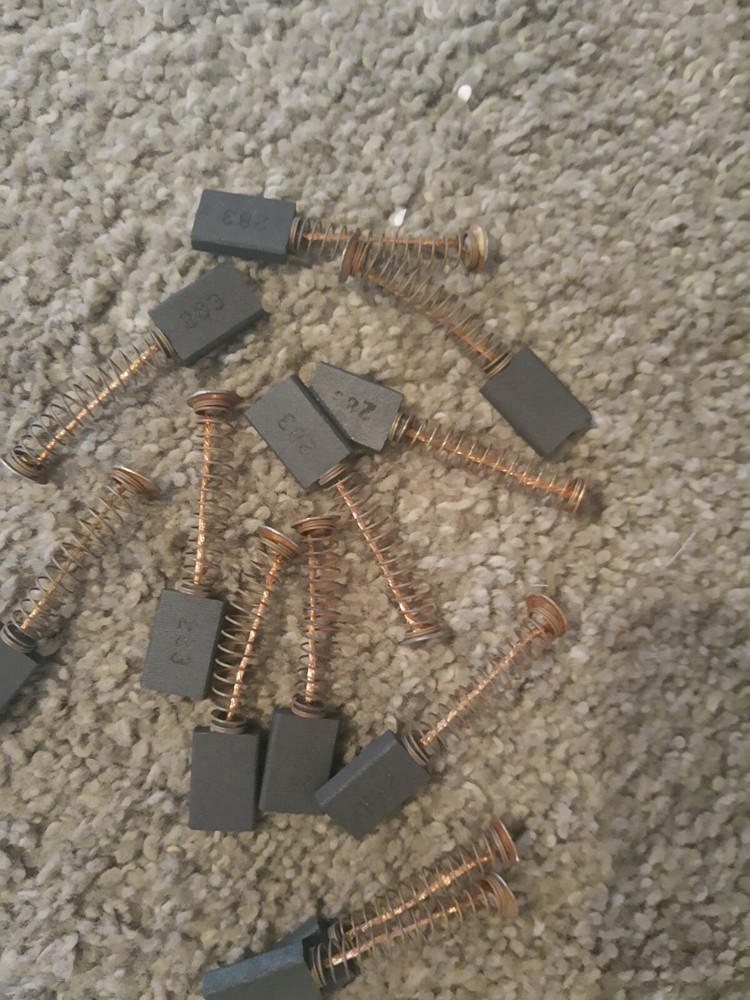 NEW LOT o 12 GE (?) Carbon Motor Brushes w/ Coil & Copper Tail 3/4″ x 1/2″ # 283