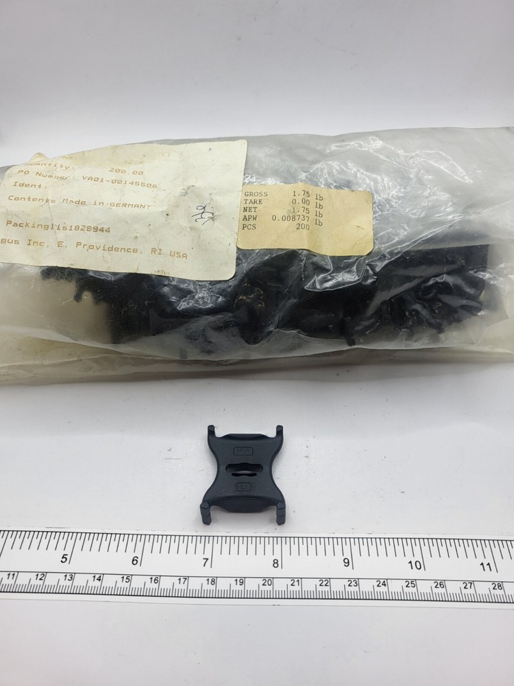 LOT OF 80, IGUS 32.2 CABLE CARRIER SPLITTER, 0219G