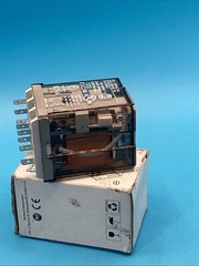 Allen Bradley 700-HB32A1 Relay Ser E New Open Box