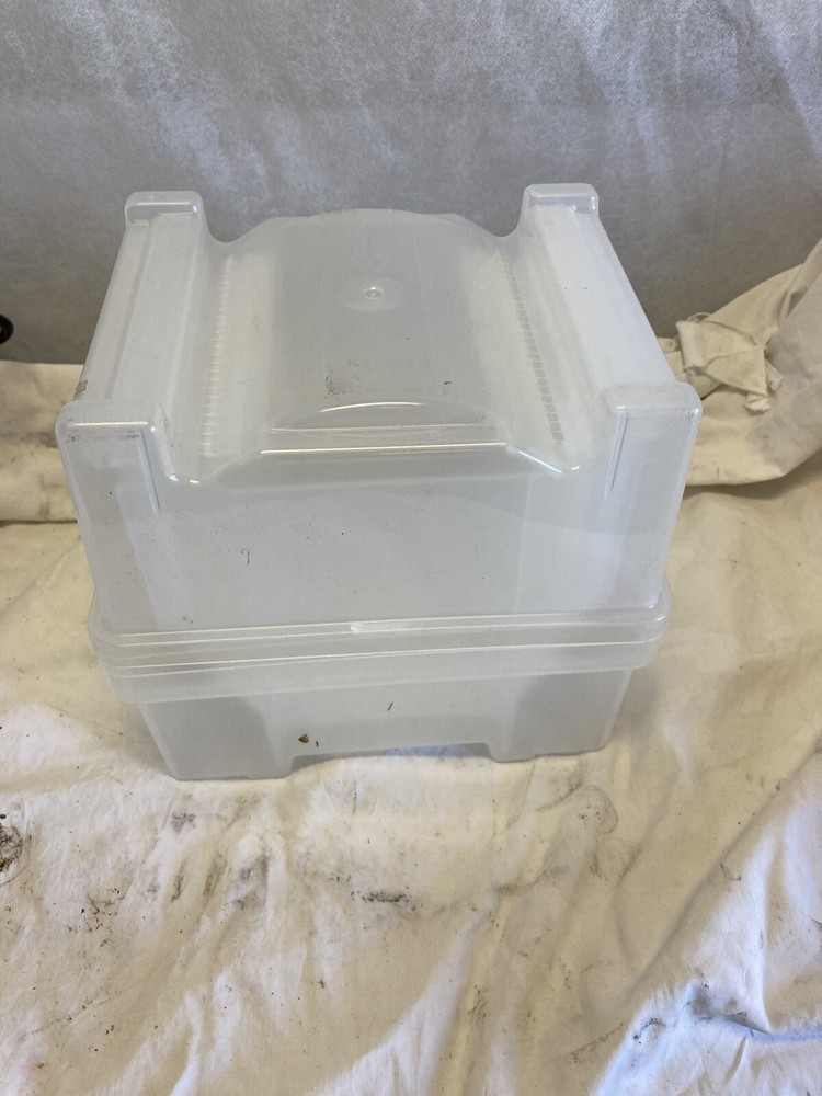 Entegris Ultrapack 150mm shipping box and Silicon wafer holder (QTY2)