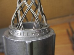 Hubbell Kellems 074-01-1045 *NEW OLD STK* 2TGJ8 Strain Relief 90 deg 1-1/2″ MNPT