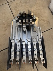 Siemens WMS-263 Meter Socket 3Ph 600V 200A Good Condition.