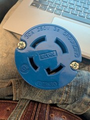 3 pole 4wire grounding twist lock male and female connector bodies