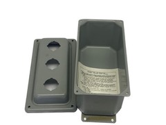 NOS Hoffman 4” x 8” x 4-3/4” 3 Hole 30mm Push Button Enclosure E3PBX