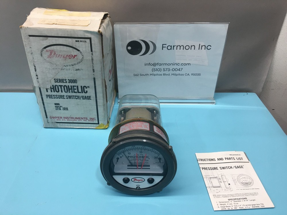 Dwyer Photohelic Series 3000 Pressure Switch/Gage, 160438