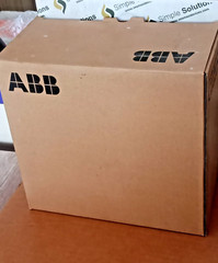1PC- ABB ACS380-040S-01A8-4 LV AC machinery drive module 0.75Hp, 1.6A,480V- NEW