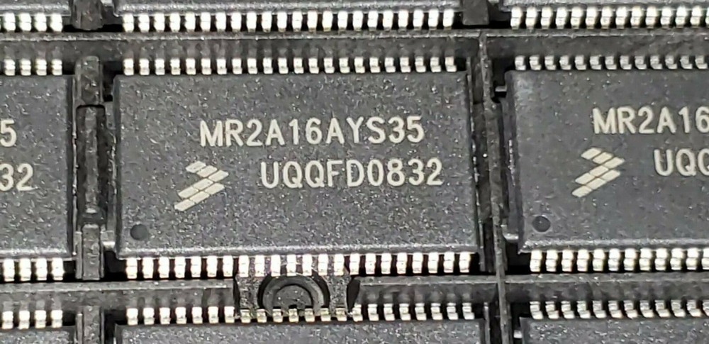 Freescale MR2A16AYS35 MRAM 4Mbit Parallel Interface 3.3V 44-Pin TSOP-II