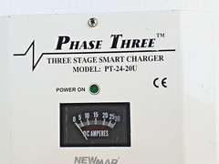 NEWMAR PHASE THREE PT-24-20U Three Stage Smart Charger 24 VDC/ 20 A Marine Grade