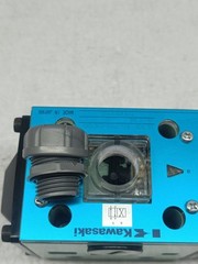 Kawasaki DE10P-10-204-DA200AL-L94 hydraulic valve Solenoid directional valve