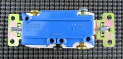 COOPER AHDECB315W 120/277V 15A 3 WAY WHITE SWITCH – LOT OF 2 / NEW NO BOX
