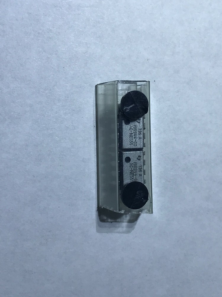 Lot of 2 Genuine Texas Instruments NE555 Timer DIP-8 US Seller New Old Stock