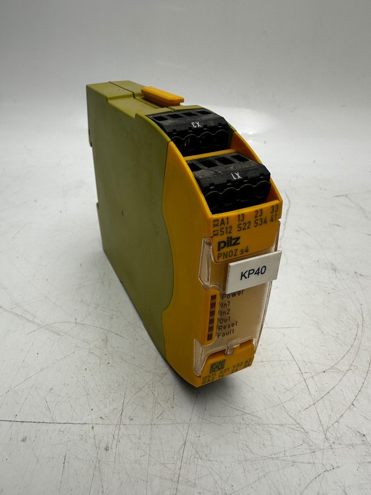 Pilz PNOZ s4 Safety Relay 750104 24VDC 2,5W