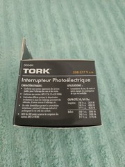 Tork 5004M Delayed Response Photo Control Turn Lock SPST 2208/277V Tungs/Ballast
