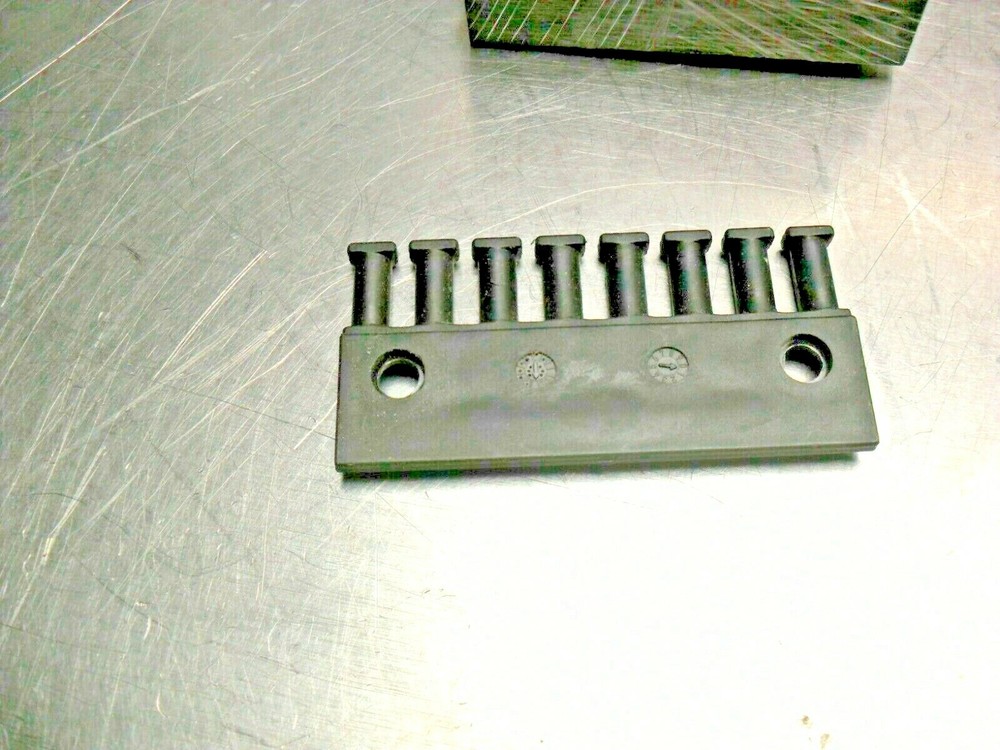QTY 10 – igus 2071 – 8 teeth Chain Energy Wrap Plate