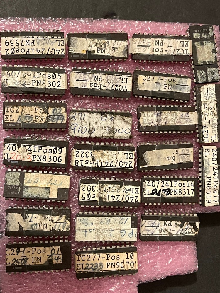 B8702A INTEL w/labels ns MAY VARY 24-PIN CERDIP EPROM All VINTAGE 76+ UOS QTY-1