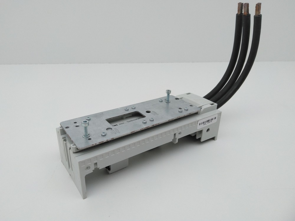 Siemens 8US1211-4TR00 Busbar Adapter 60 mm