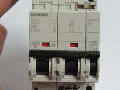 SIEMENS CIRCUIT BREAKER 5SY6206-7 5SY62 MCB C6 6 AMP A 6A 400V W/ AUX 5ST3010AS