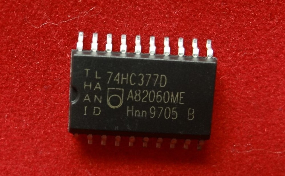 Lot of 12 Semiconductors 74HC377D Octal D-Type Flip-Flop Date Enable 20-SOIC