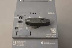 SIEMENS 3RV2041-4RA10 MOTOR STARTER CIRCUIT BREAKER MODULE