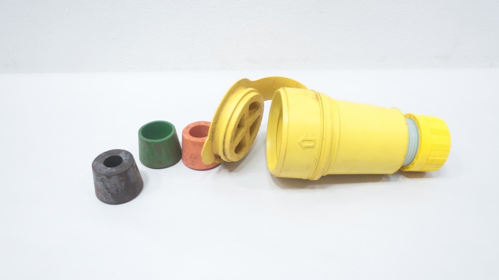 Daniel Woodhead 29W75 Watertite Yellow Rubber Connector 30a 3ph 250v-ac
