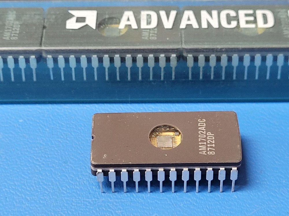 (5 PCS) AM1702ADC AMD IC,EPROM,256X8,MOS,DIP,24PIN,CERAMIC