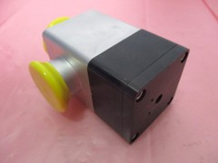 Varian L6281-333 Pneumatic Vacuum Angle Valve, NW-40-A/O, 424725