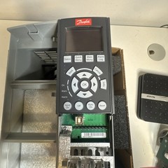 DANFOSS VLT AWUA DRIVE 132F7536 FC-202P7K5T2E20H2XGXXXXSXXXXAXBXCXXXXDX