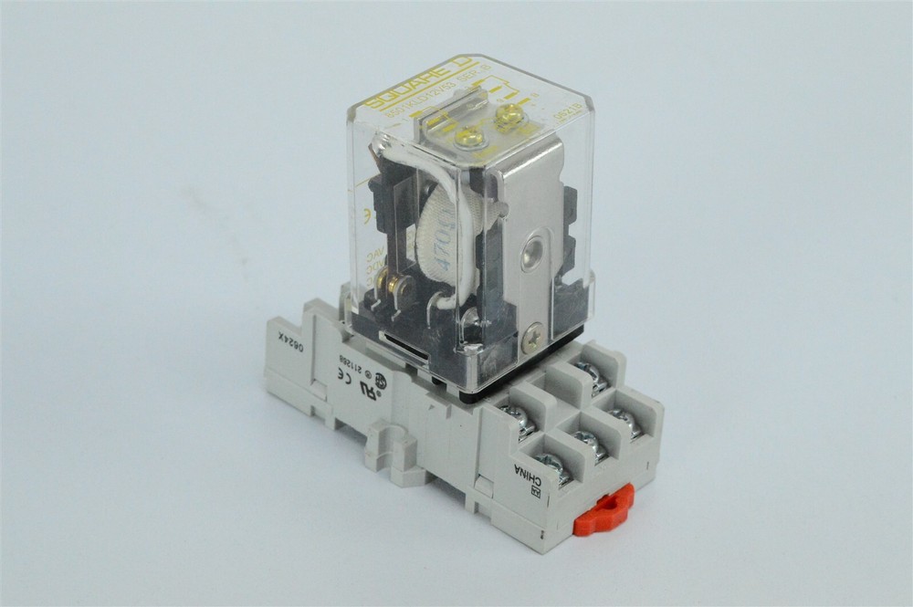 Square D Socket 8501NR82 with Relay 8501KLD12V53