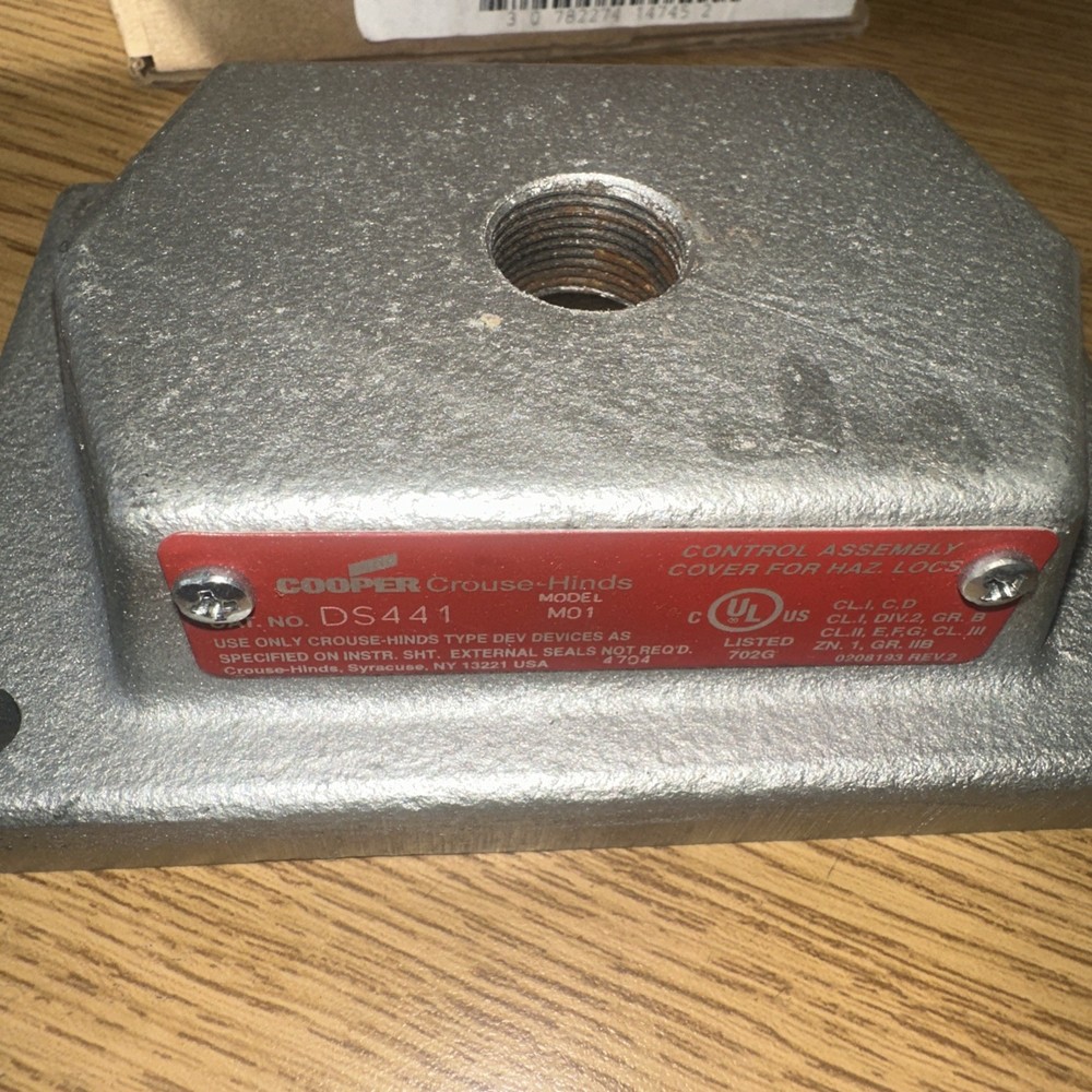 Cooper Crouse-Hinds DS441 Single Device Control Station Cover