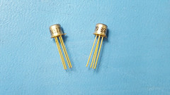 (2PCS)RF Transistor , 2N5179, MOTOROLA , NPN, 12V, 50mA, 200MHz, 300mW