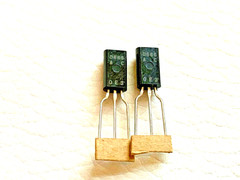 LOT OF 5 2SD666 AC Original New Hitachi Silicon NPN Epitaxial Transistor